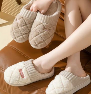 Women's casual slippers